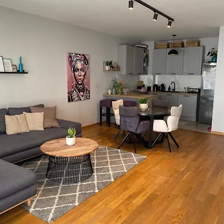 Ginger Apartman